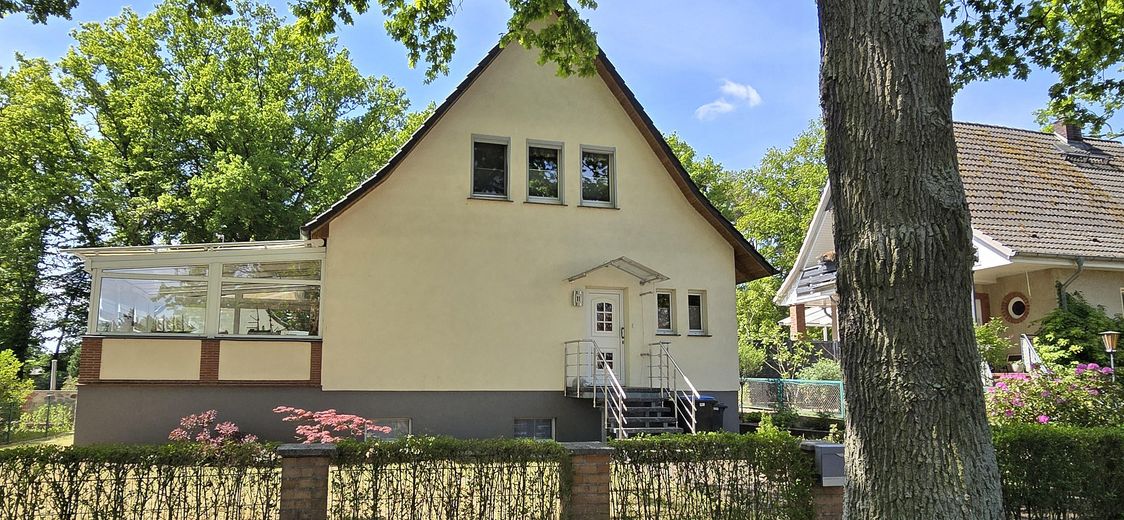 Frontansicht von Straße