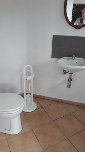 WC von außen begehbar