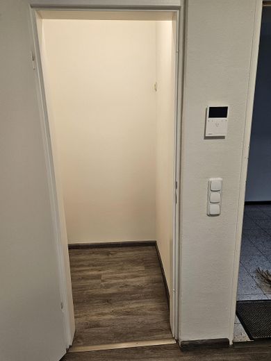 Appartamento luminoso di 3 locali, appena modernizzato, a Stolberg-Büsbach – Abstellraum
