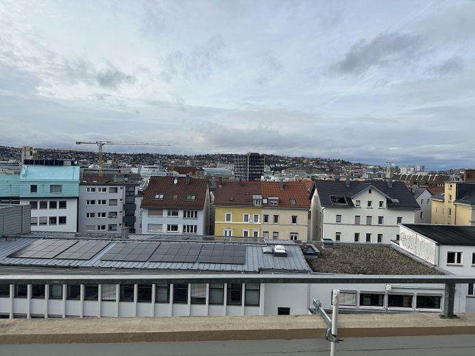 Hochwertig renovierte 2,5-Zimmer-Wohnung mit Panorama-Blick – Stuttgart Mitte – Foto 6