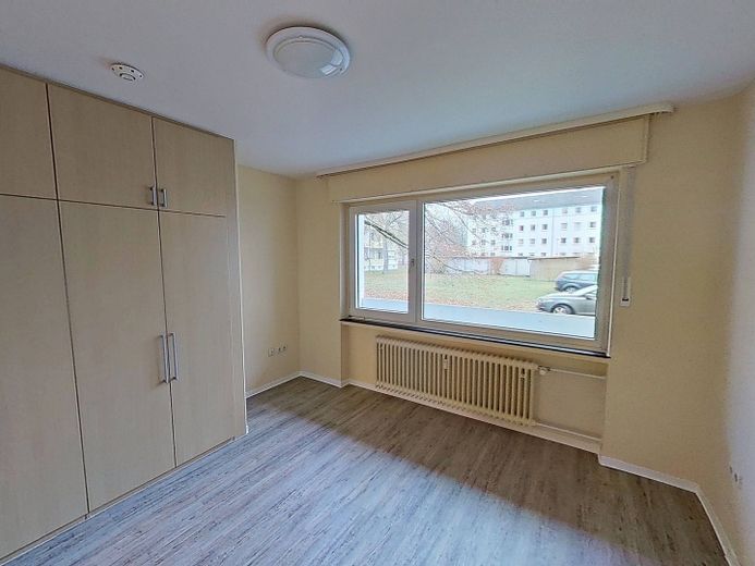TRASFERITEVI SUBITO E RISPARMIATE: moderno appartamento di 3 locali con bagno con luce naturale e ampio BALCONE – Ansicht I: Schlafzimmer I