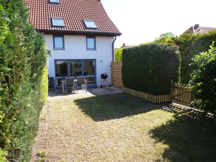 झील के किनारे शांत आवास: 17111 Sommersdorf में बगीचे वाला सुंदर पंक्ति-घर – Garten