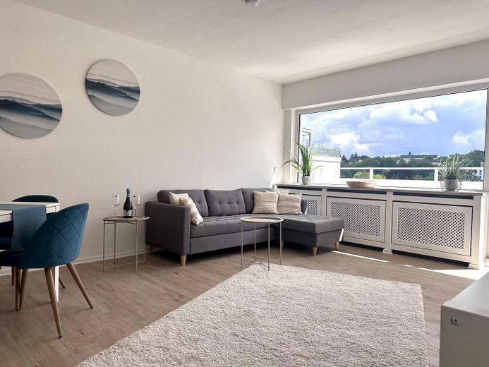 Provisionsfrei: Exklusives Penthouse mit XXL-Dachterrasse und Loggia – Wohnzimmer