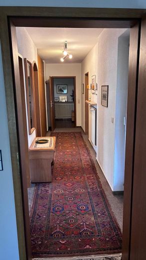 Villa d'architetto in stile Bauhaus con vista sulla valle del Main – Eingang Einliegerwohnung Flur