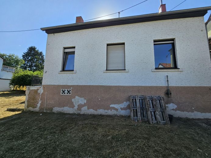 *provisionsfrei* Sanierungsbedürftiges Einfamilienhaus mit Grundstück in Schiffweiler, ruhige Lage – फोटो 11