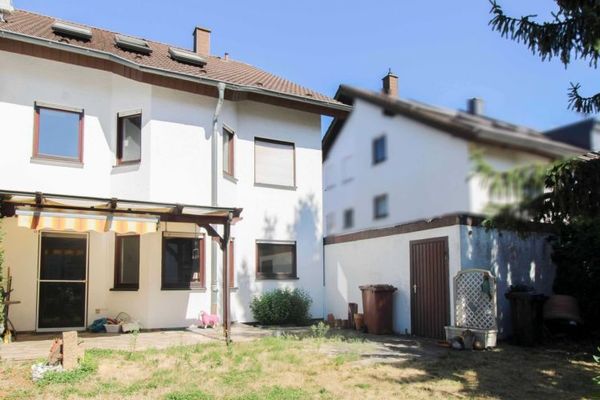 Familienfreundliche Doppelhaushälfte mit Garten & Garage – Ihr neues Zuhause mit Potenzial in Leimen
