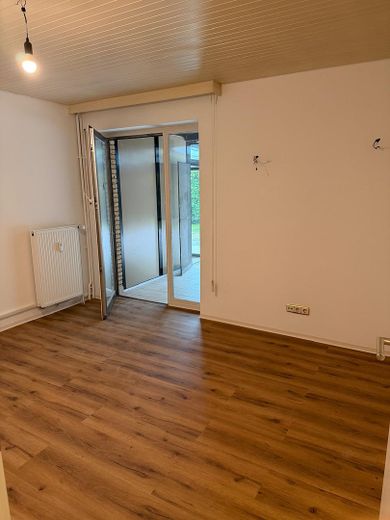 Ruhige EG-Wohnung (unmöbliert) mit Garten in Bad Bevensen – Schlafzimmer 1