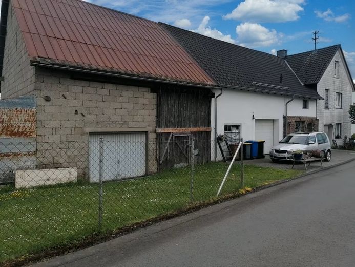 Nauroth, EFH + Nebengeb. – Foto 2