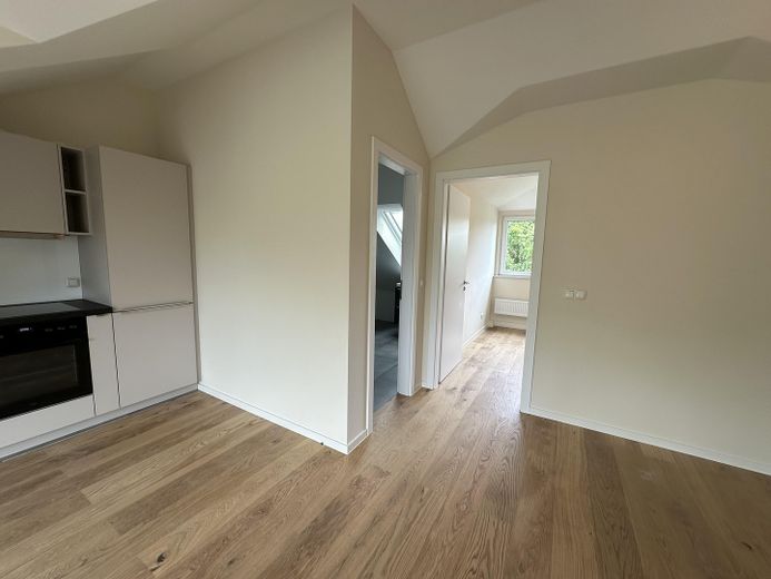 Provisionsfreie Neubau-Dachgeschosswohnung–Erstbezug, hochwert. Ausstattung, 5 Min. Bhf Köpenick – Wohn-/Esszimmer--Schlafzimmer