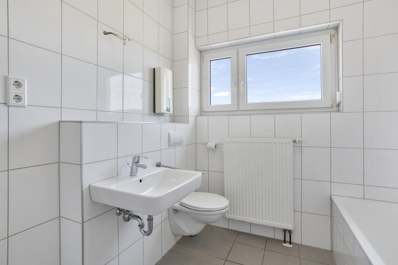 Bj. 2008 | Energieklasse B | Modernes RH mit Dachterrasse in Essen – Badezimmer