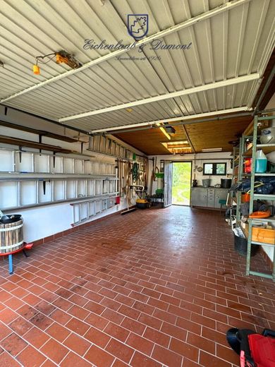 Vielseitig nutzbares Wohn- und Geschäftshaus in Quierschied – Garage