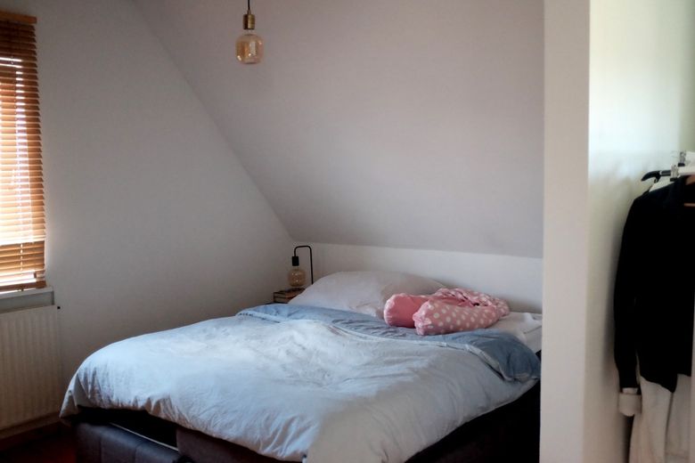 Euer Haus im Grünen: 192qm, großes Grundstück, Altbau-Charme – Zimmer 2, Obergeschoss