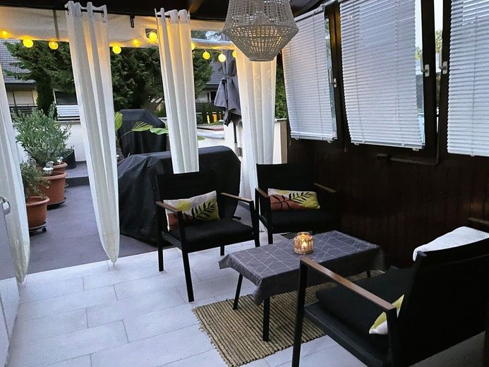 Charmantes Reihenmittelhaus mit Wintergarten, Terrasse &amp; moderner Technik in Mannheim-Herzogenried – Winter_Garten_Terrasse