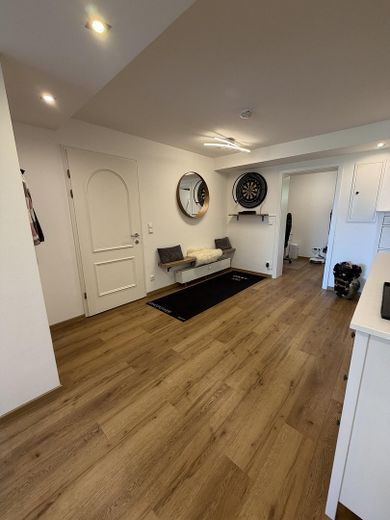 Modernisierte 3-Zimmer-Wohnung mit traumhaftem Bergblick – Eingangsbereich