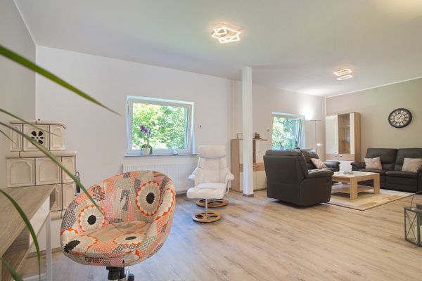 Perfect surroundings and with all home comforts! Two-bedroomed apartment with high quality fittings and furnishings, parking space and much more!