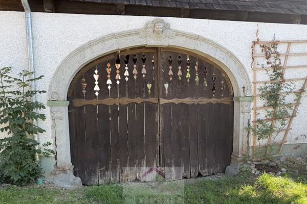 Complesso rurale storico con anima in posizione tranquilla ai margini dell’abitato
