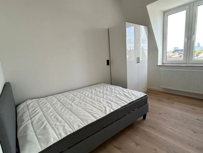 Kamer in gedeeld appartement met 3 bewoners, direct beschikbaar - Kranichsteinerstraße 21, Frankfurt – Zimmer 3