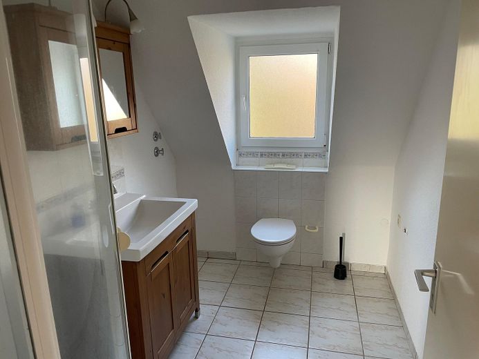Midden in Altenbochum – vriendelijke 3-kamer zolderwoning in rustige ligging met eigen park – Badezimmer