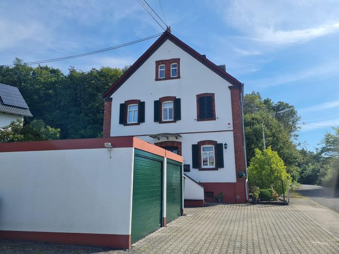 Ansicht Haus Hof, Garagen