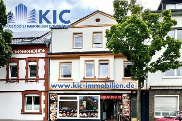Immeuble d’habitation et commercial avec terrain constructible supplémentaire dans un emplacement privilégié de Troisdorf-Oberlar