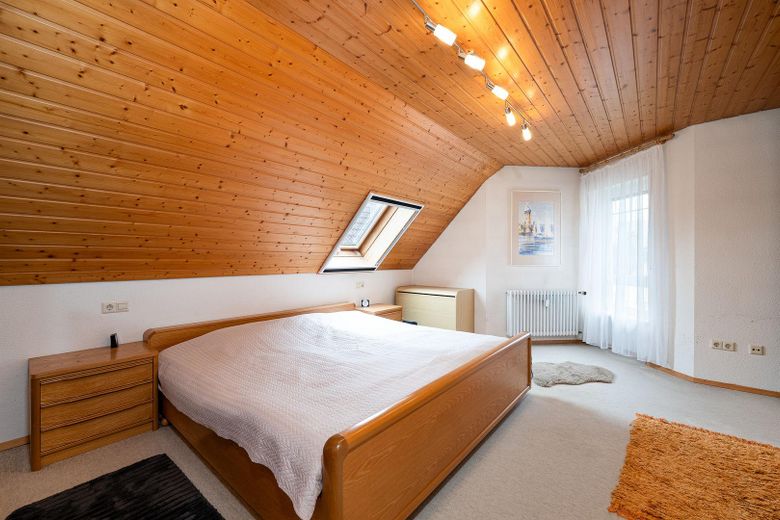 Große Penthouse Wohnung mit Blick über Radolfzell – Schlafzimmer