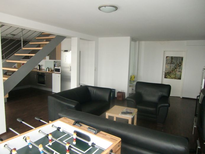Erwachsenen-Wohngemeinschaft in Penthouse mit  Dachterrasse – Wohnzimmer E