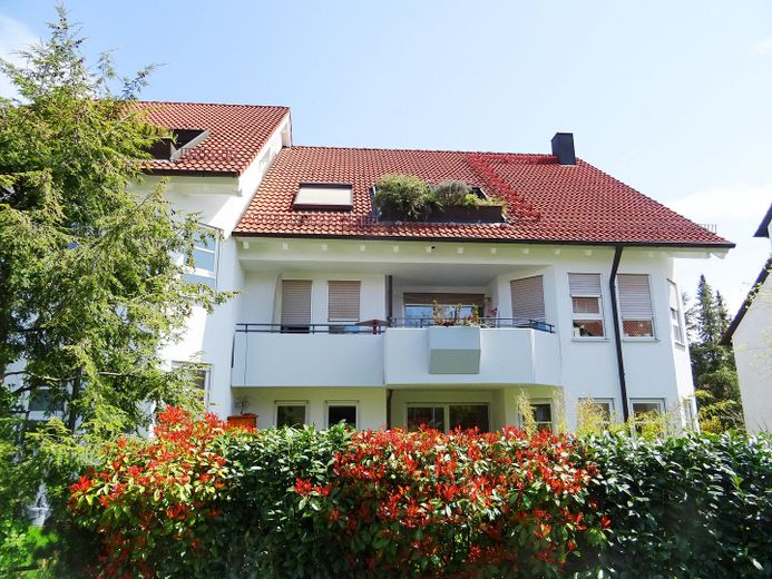 Tolle Lage: Hochwertige 3,5-Zimmer-DG-Galeriewohnung mit 2 Balkonen, 2 Bädern, TG und guter Rendite – Westansicht