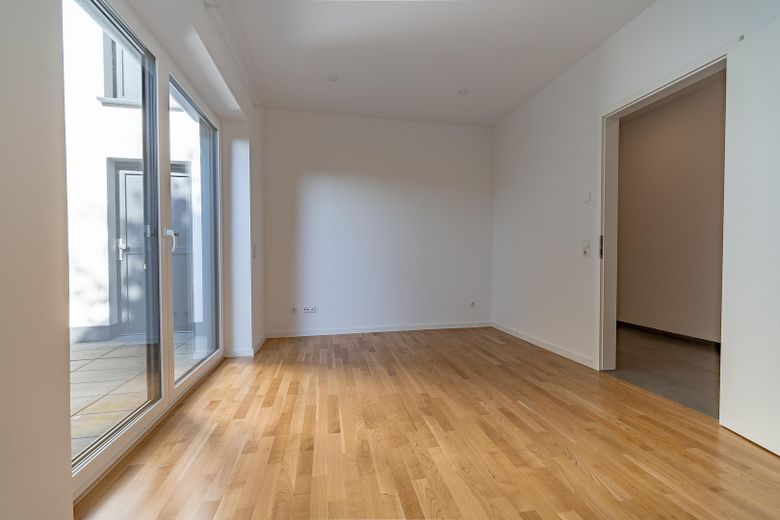 Attraktive Maisonettewohnung mit Haus-im-Haus-Charakter, Dachloggia, Garage – Zimmer 2 - UG