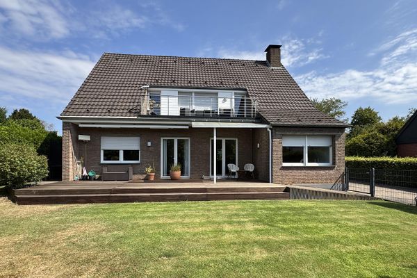Verkauf von Privat - Zweifamilienhaus/ Generationenhaus auf Erbpachtgrundstück in Kaarst Mitte