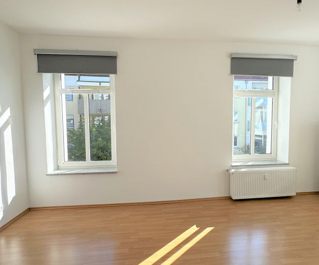 Laim nach Altbausanierung: Helle 1-Zimmer-Wohnung in kleinem kernsaniertem Wohnhaus – Фотографія 1
