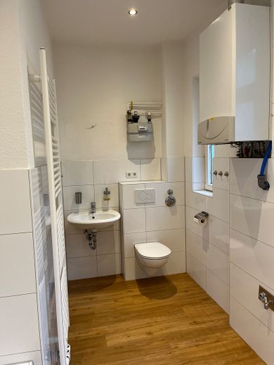 Lichtdurchflutete 3-Zimmer-Whg. in Bremerhaven-Lehe zu vermieten – Badezimmer