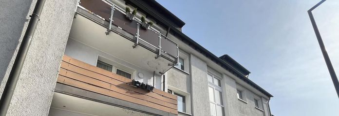 Innenstadtnahe, verkehrsgünstig gelegene 2,5-Zimmer-Wohnung in Herten – Hausfront