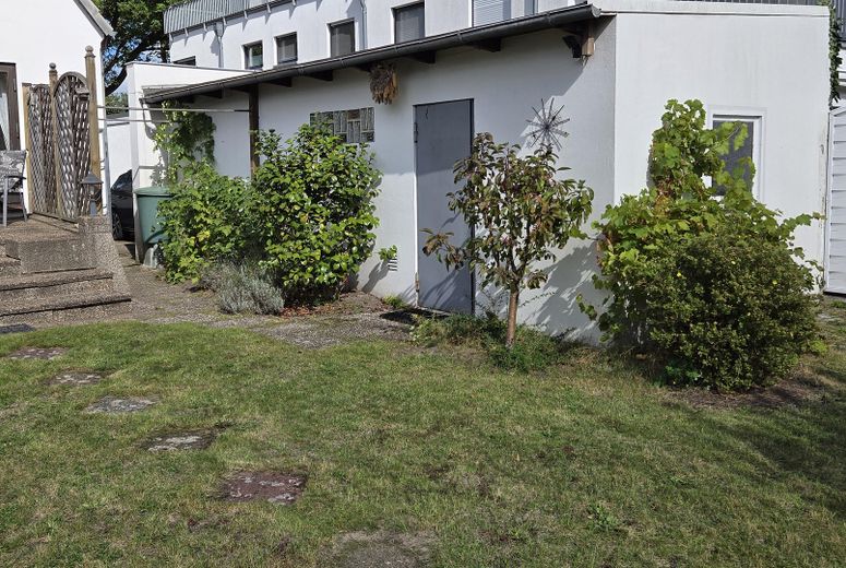 Großzügiges Einfamilienhaus mit viel Potenzial - provisionsfrei – Garage mit Anbau