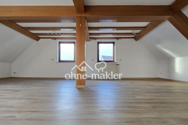 Merklingen'de 77 m² çatı katı dairesi - hemen taşınmaya hazır