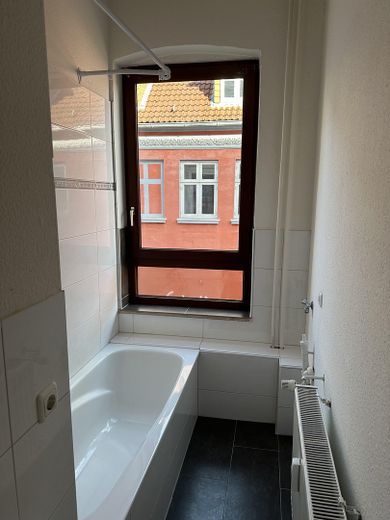 ¡Disponible de nuevo a corto plazo! Apartamento para estudiantes, Norderstraße – Bad mit Wanne und WC