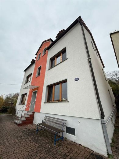 3-Zi. mit Laminat, Küchenofen, Terrasse, Kachelofen und offener Küche in zentraler Lage! – PHOTO-2026-04-14-16-14-41_1
