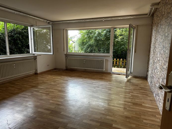 Wohnzimmer untere Wohnung