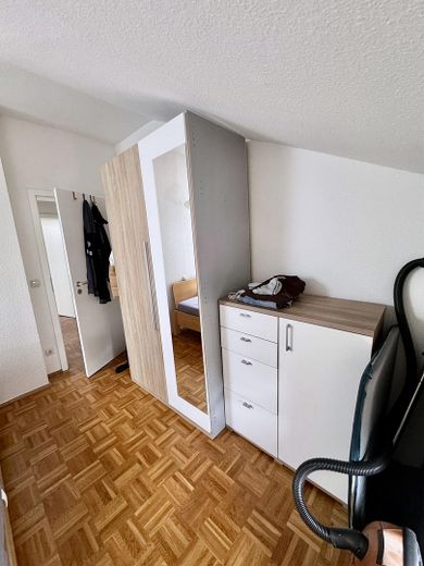 Attraktive Dachgeschosswohnung in charmanter Stadtvilla – Foto 12