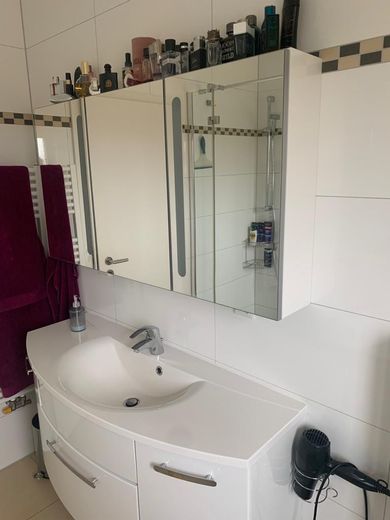 Appartamento mansardato di 4 locali, pari al nuovo, con grande balcone e cucina componibile a Münster Hessen – Foto 14