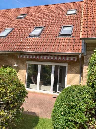 Gepflegtes Reihenhaus in ruhiger Lage zu vermieten – Blick auf die Südterrasse