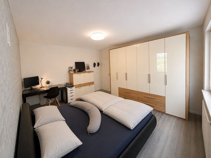 Modernisiertes EFH + ELW | 195 m² | Waldrand | Luxemburg 20 Min | Provisionsfrei – Schlafzimmer
