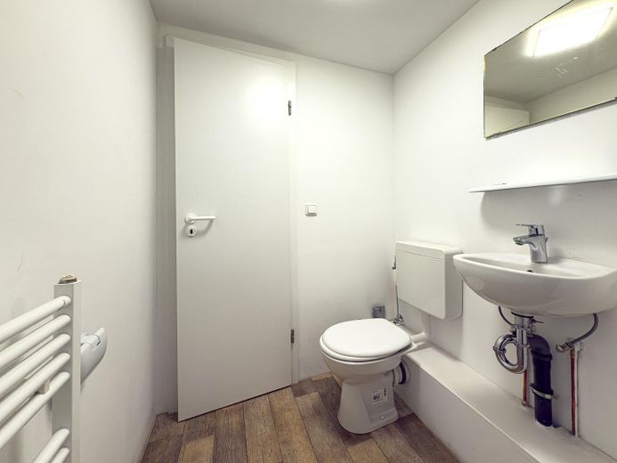 Bien immobilier polyvalent aux possibilités d’utilisation attrayantes – Toilette I