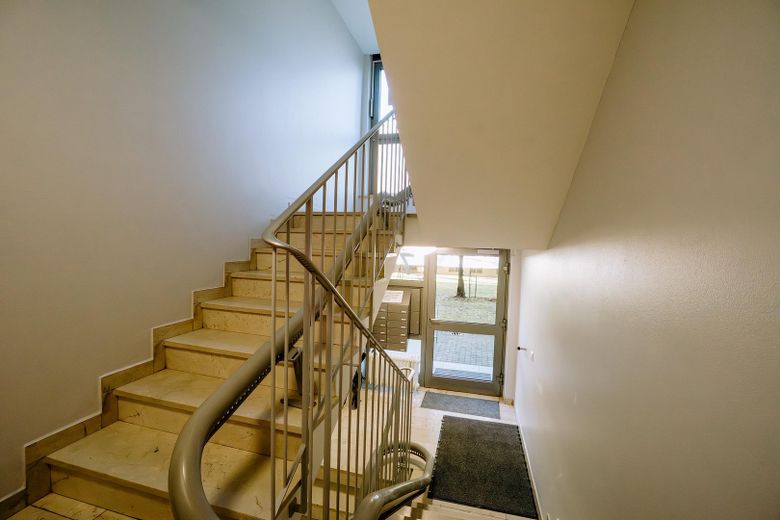 Treppenhaus mit Lift