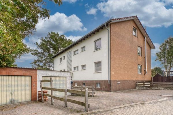 Langenhagen'de Balkonlu, Garajlı ve Otoparklı Kompakt 2 Odalı Daire