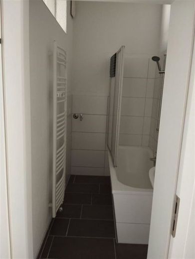 Großzügige 3-Zimmer mit Einbauküche, Laminat, sep. WC und Wannenbad im Zentrum! – IMG_20260226_103126