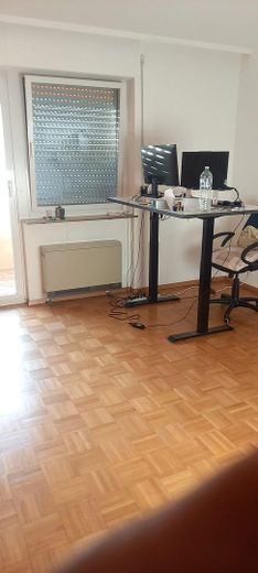 3 Zi-Wohnung: Kurze Wege zu U-Bahn, Einkaufen, Grundschule; 80 qm, schön, ruhig, hell, 2 Balkone – kleines Westzimmer 