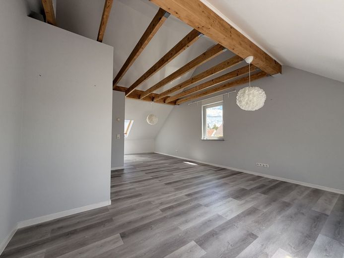 *Reihenendhaus in ruhiger Lage von FFM-Griesheim* – Dachstudio