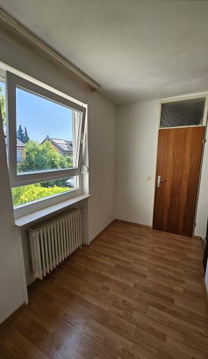 Viel Platz und Blick ins Grüne: Ihr Sanierungsprojekt in ruhiger Bestlage – Foto 4