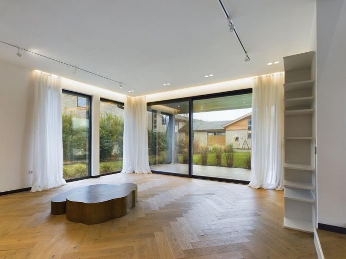 Exklusive Villa der Extraklasse in begehrter Wohnlage – Foto 3