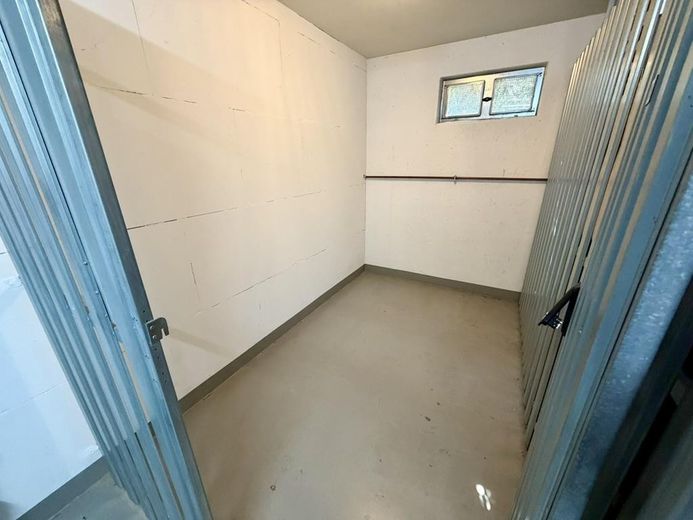 Provisionsfrei & erbpachtfrei: Helle 3-Zimmer-Wohnung mit zwei Balkonen im Frankfurter Bogen – Abschließbare Kellerbox